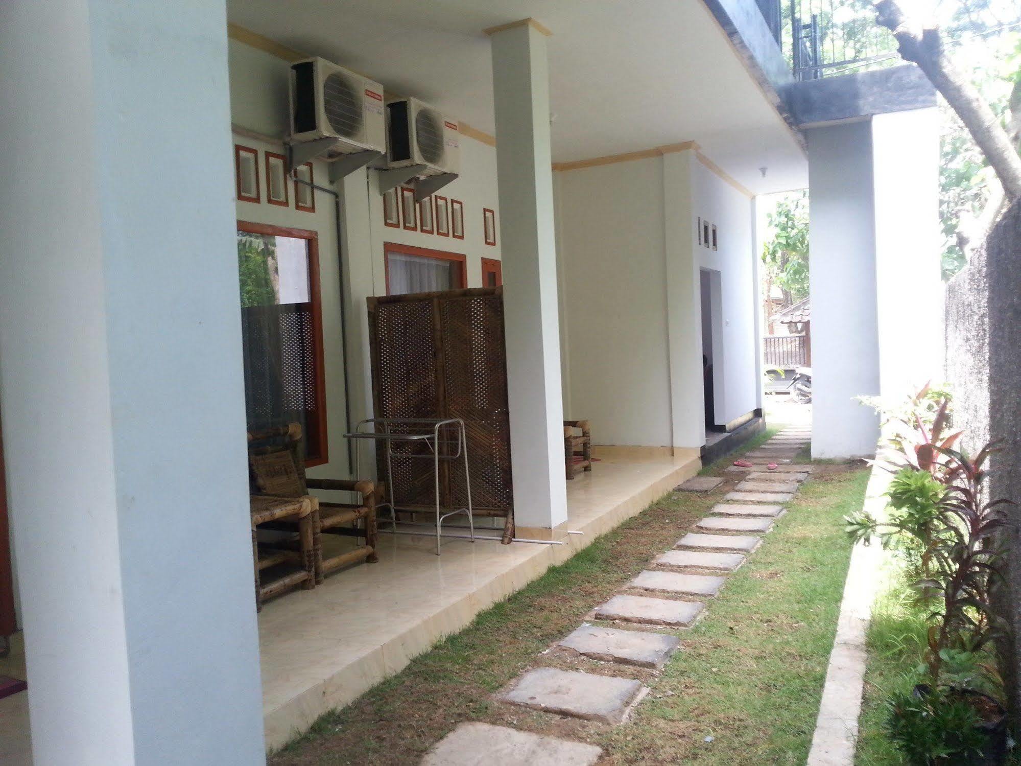 Krisna Home Stay Lombok Buitenkant foto